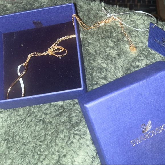 Swarovski infinity necklace gold rose-tone - Picture 4 of 6